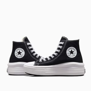 Used Black and white platform converse, size US woman’s 8